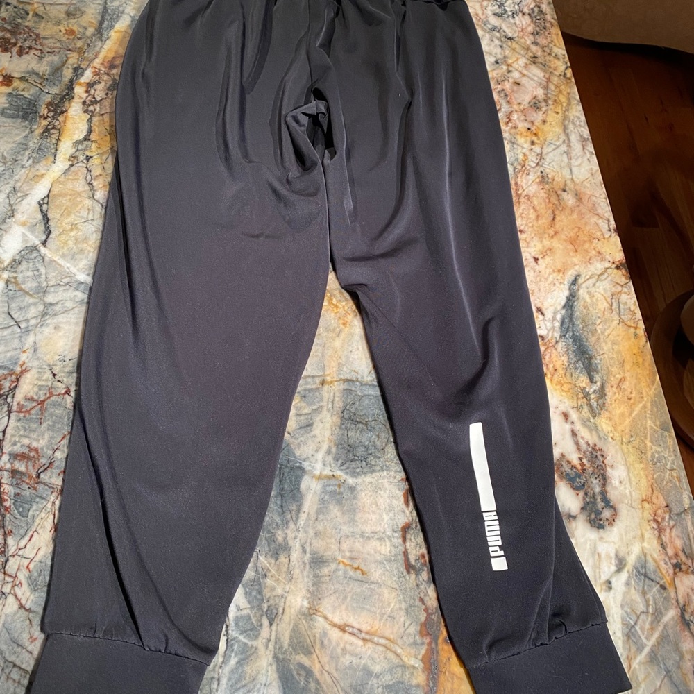 Pants, exercise sweats, black Puma L cuffed legs size L fabulous condition